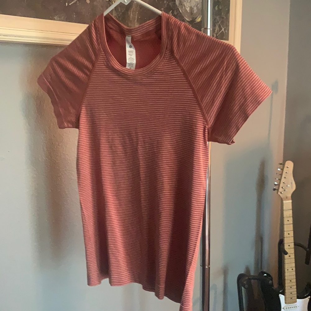 Lululemon Swiftly Tech Short Sleeve Sleeve Race Length Shirt